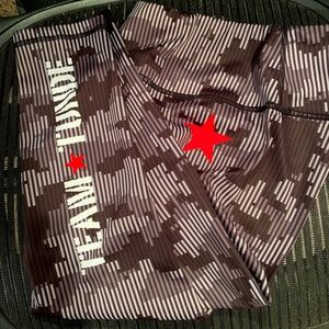 Team Tunde Capri Leggings